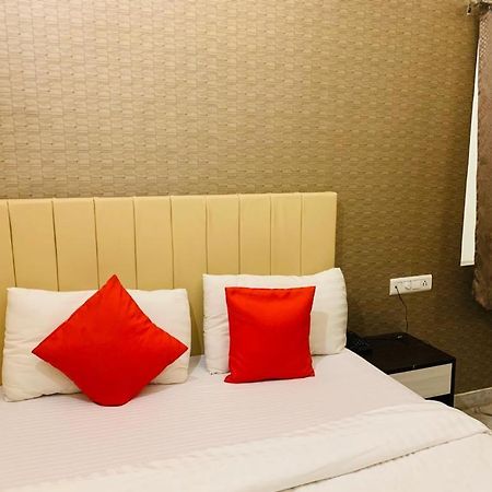 Hotel Kewal Palace Váránaszi Kültér fotó