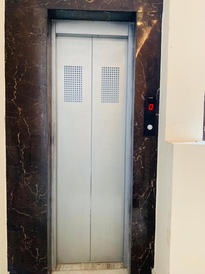 Hotel Kewal Palace Váránaszi Kültér fotó