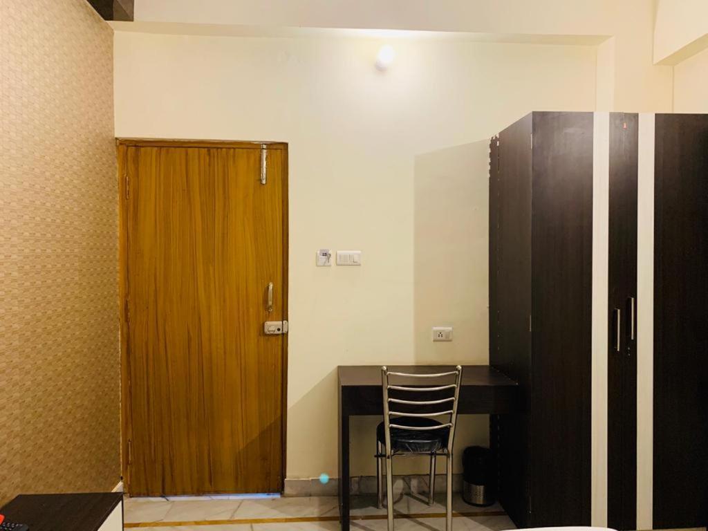 Hotel Kewal Palace Váránaszi Kültér fotó